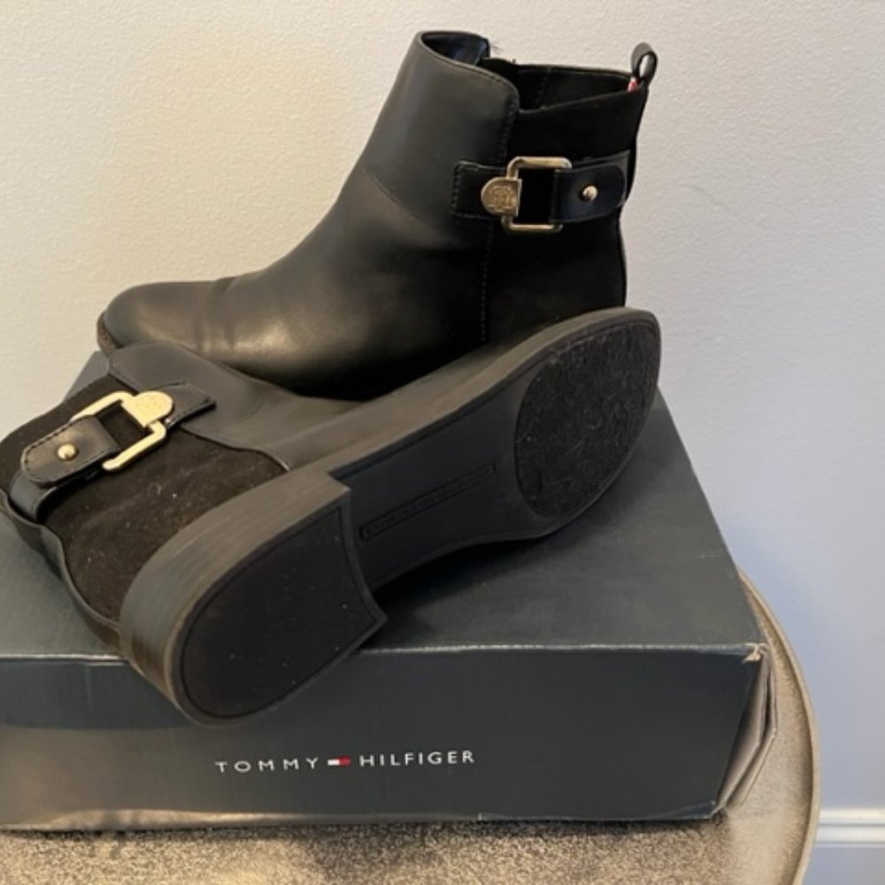 Tommy Hilfiger Inella Angle Bootie (Black)